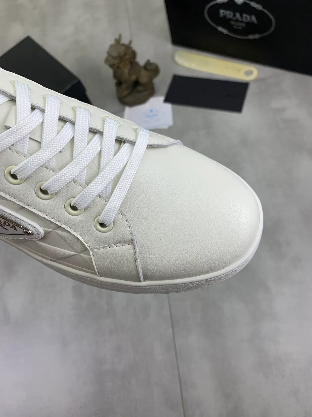 Men's Men's Shoes💰P420💰[New Style] The latest classic model of high-quality PRADA breathable and comfortable men's shoes has been launched on the official website, 1:1 replica, synchronized in Hong Kong, and on the same catwalk; all made of calfskin with breathable mesh fabric ➕Imported soft Soft and comfortable sheepskin lining, 🍡🍡original rubber outsole is non-slip and wear-resistant; comfortable to wear, attractive style, fine workmanship, and simple and neat shoe last, showing a man's courage and toughness, 👍Size: 39-44 2️⃣Color🉑️Choose
